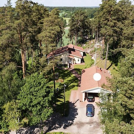 Villa Tammikallio Guest House, Near The Airport - Kodikas Vierasmaja Tuusulassa Kültér fotó